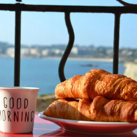 Sea View With Balcony Old Town Of Antibes 2 Pers Appartamento